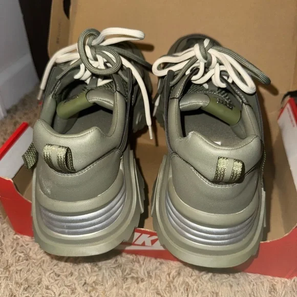 Steve Madden Green Athletic Shoes Chunky Design - Picture 4 of 5